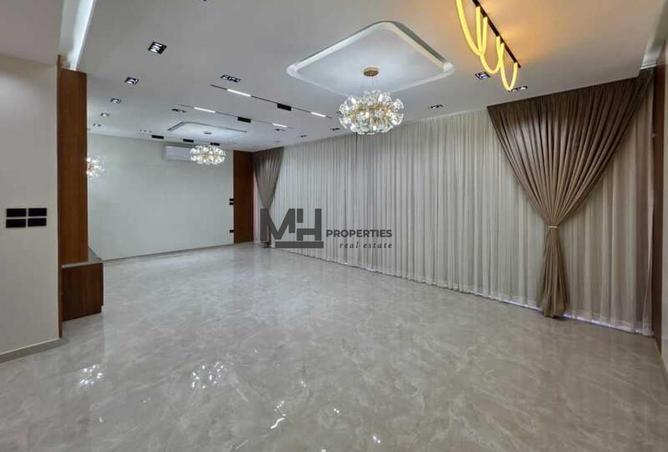 104046609 - Property Image 2