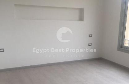 (بنتهاوس  (روف - 3 غرف نوم - 3 حمامات للايجار في فيلدج جيت - المستثمرين الجنوبية - مدينة القاهرة الجديدة - القاهرة