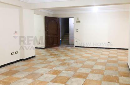 شقة - 3 غرف نوم - 2 حمامات للبيع في سموحة - حي شرق - الاسكندرية
