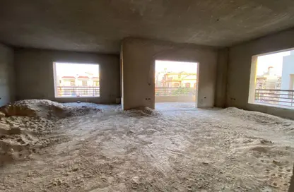 Apartment - 3 Bedrooms - 3 Bathrooms for sale in Ganoob El Acadimia - New Cairo City - Cairo Apartment - 3 Bedrooms - 3 Bathrooms for sale in Ganoob El Acadimia - New Cairo City - Cairo