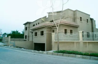 فيلا - 8 غرف نوم - 8 حمامات للبيع في سوان ليك قطامية - التجمع الاول - مدينة القاهرة الجديدة - القاهرة