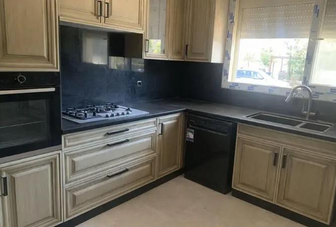 97727079 - Property Image 2