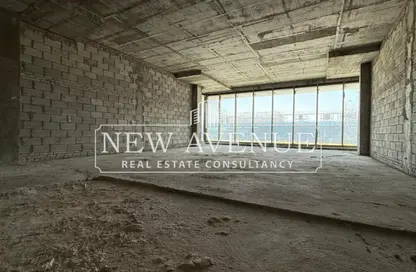 مساحات مكتبية - غرفة نوم - 1 حمام للبيع في جولدن جيت - شارع التسعين الجنوبي - التجمع الخامس - مدينة القاهرة الجديدة - القاهرة