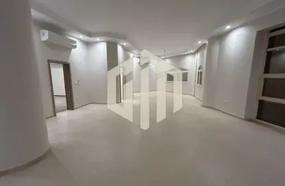 فيلا - 7 غرف نوم - 8 حمامات للايجار في رويال لاجون - المستثمرين الشمالية - مدينة القاهرة الجديدة - القاهرة