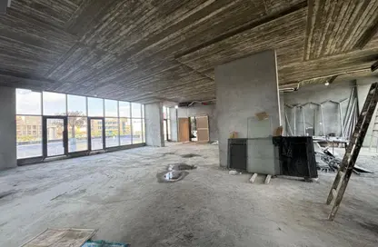 محل تجاري - استوديو - 1 حمام للايجار في وسط القاهرة الجديدة - شارع التسعين الشمالي - التجمع الخامس - مدينة القاهرة الجديدة - القاهرة