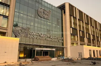 مساحات مكتبية - استوديو - 2 حمامات للبيع في شارع ال ٩٠ الجنوبي - شارع التسعين الجنوبي - التجمع الخامس - مدينة القاهرة الجديدة - القاهرة