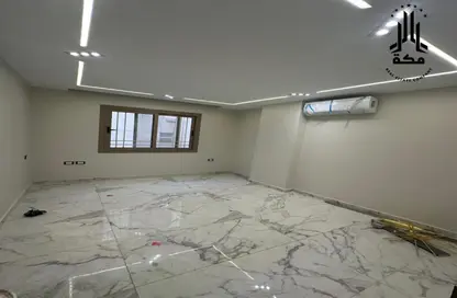 Office Space - 3 Bedrooms - 1 Bathroom for rent in Salah Salem St. - Roxy - Heliopolis - Masr El Gedida - Cairo