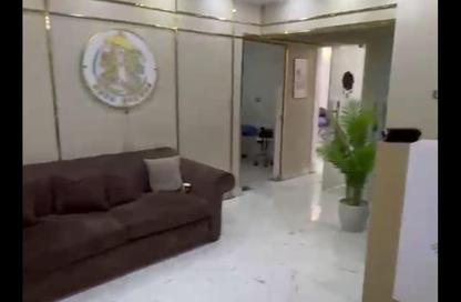 عيادة - استوديو - 2 حمامات للايجار في شارع الدقي - الدقي - الجيزة