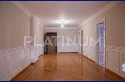 Apartment - 3 Bedrooms - 3 Bathrooms for sale in Kafr Abdo St. - Kafr Abdo - Roushdy - Hay Sharq - Alexandria