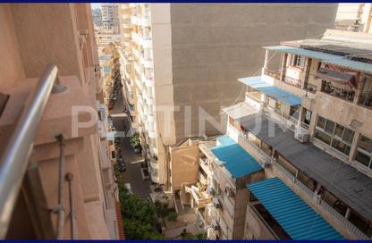 Apartment - 3 Bedrooms - 3 Bathrooms for sale in Kafr Abdo St. - Kafr Abdo - Roushdy - Hay Sharq - Alexandria