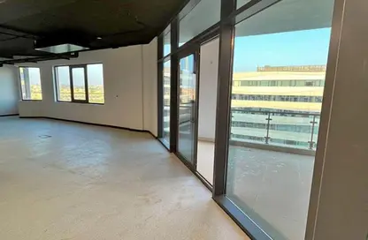 مساحات مكتبية - 3 غرف نوم - 3 حمامات للبيع في ذا بورتال - بيفرلي هيلز - كمبوندات الشيخ زايد - الشيخ زايد - الجيزة