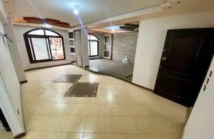 Apartment - 2 Bedrooms - 1 Bathroom for rent in Al Nasr St. - Smouha - Hay Sharq - Alexandria