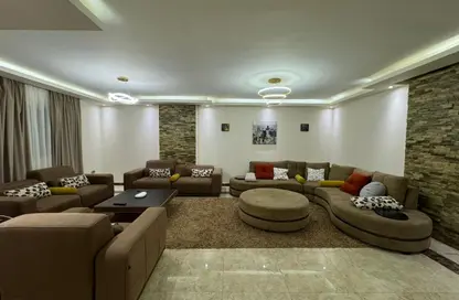 شقة - 3 غرف نوم - 3 حمامات للايجار في شارع ابراهيم نوار - المنطقة السادسة - مدينة نصر - القاهرة