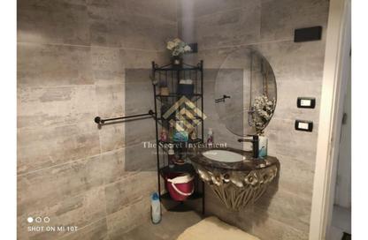 Duplex - 3 Bedrooms - 4 Bathrooms for sale in 3rd Neighborhood - 3rd District East - Shorouk City - Cairo