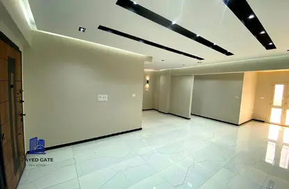 شقة - 3 غرف نوم - 2 حمامات للبيع في الحي السادس عشر - الشيخ زايد - الجيزة