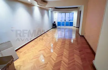 Apartment - 4 Bedrooms - 2 Bathrooms for sale in Smouha - Hay Sharq - Alexandria Apartment - 4 Bedrooms - 2 Bathrooms for sale in Smouha - Hay Sharq - Alexandria