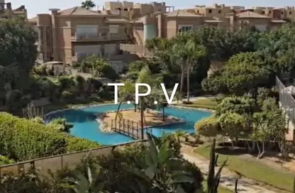 فيلا - 8 غرف نوم للبيع في مون فالي - المستثمرين الجنوبية - مدينة القاهرة الجديدة - القاهرة