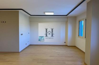 Villa - Studio - 3 Bathrooms for rent in Sherket Al Maady St. - New Maadi - Hay El Maadi - Cairo