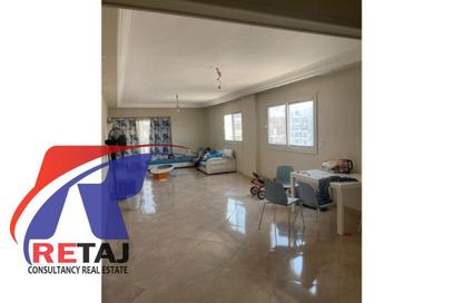 Apartment - 3 Bedrooms - 2 Bathrooms for sale in Ahmed Hassan St. - 10th Zone - Nasr City - Cairo