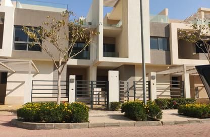تاون هاوس - 3 - 5 للبيع في مون ريزيدنس - فيفث سكوير - التجمع الخامس - مدينة القاهرة الجديدة - القاهرة