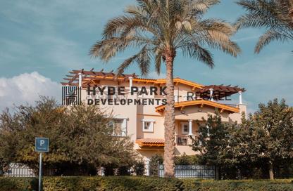 Villa - 6 Bedrooms - 5 Bathrooms for sale in Cluster 18 - Hyde Park - New Cairo City - Cairo