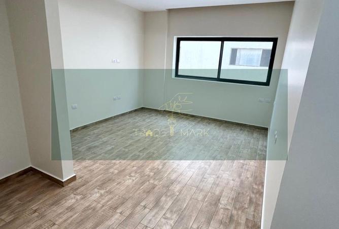 70371644 - صورة العقار 3