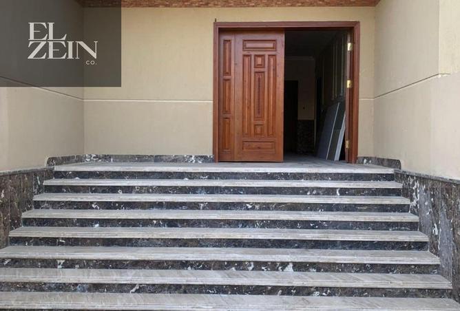 98012301 - Property Image 2