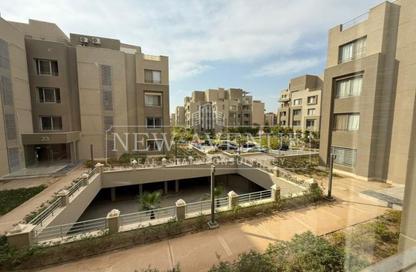 Apartment - 2 Bedrooms - 2 Bathrooms for sale in Palm Hills Village Gate - South Investors Area - New Cairo City - Cairo