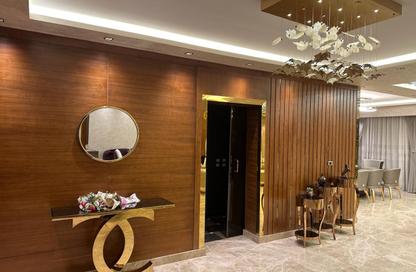 Villa - 5 Bedrooms - 5 Bathrooms for sale in Royal City - Sheikh Zayed Compounds - Sheikh Zayed City - Giza