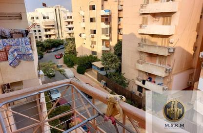 Apartment - 2 Bedrooms - 1 Bathroom for sale in Al Gezira St. - South Investors Area - New Cairo City - Cairo