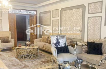 شقة - 3 غرف نوم - 3 حمامات للبيع في سموحة - حي شرق - الاسكندرية