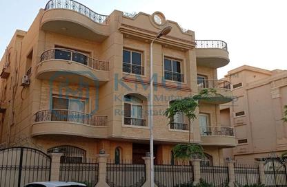 شقة - 3 - 3 للبيع في شارع مصعب بن عمير - المنطقة ه - حى جنوب الاكايمية - مدينة القاهرة الجديدة - القاهرة