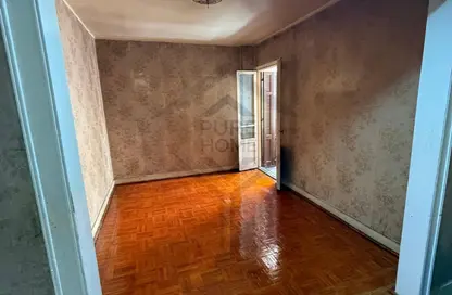 Apartment - 3 Bedrooms - 1 Bathroom for rent in Zezenia - Hay Sharq - Alexandria