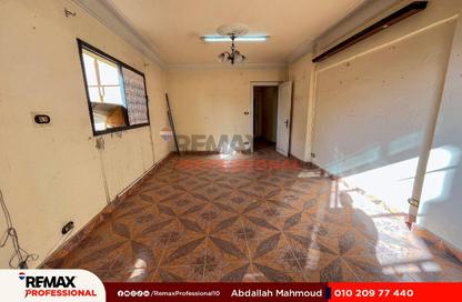 Apartment - 2 Bedrooms - 1 Bathroom for sale in Garden City Smouha St. - Smouha - Hay Sharq - Alexandria
