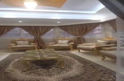 شقة - 3 غرف نوم - 2 حمامات للبيع في شارع شاهين - العجوزة - الجيزة