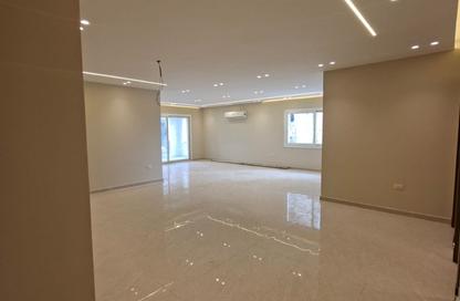 Apartment - 1 Bedroom - 2 Bathrooms for sale in Hyde Park - New Cairo City - Cairo