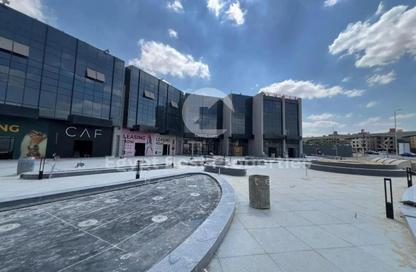 Retail - Studio - 2 Bathrooms for rent in Sidewalk Mall - The 5th Settlement - New Cairo City - Cairo