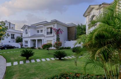 Villa - 5 Bedrooms - 6 Bathrooms for sale in Garden Residence - Hyde Park - New Cairo City - Cairo