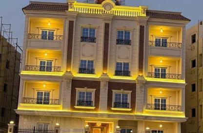 Apartment - 2 Bedrooms - 3 Bathrooms for sale in Bait Alwatan - The 5th Settlement - New Cairo City - Cairo