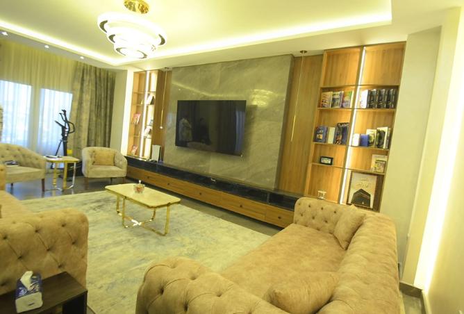 8432609 - Property Image 2