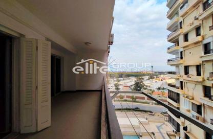 Apartment - 2 Bedrooms - 2 Bathrooms for sale in Hay Awal El Montazah - Alexandria