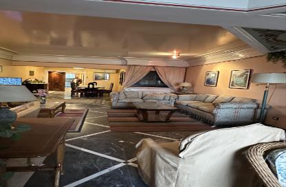 Apartment - 5 Bedrooms - 3 Bathrooms for sale in Mohamed Mazhar St. - Zamalek - Cairo