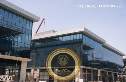 محل تجاري - استوديو - 3 حمامات للبيع في جولدن جيت - شارع التسعين الجنوبي - التجمع الخامس - مدينة القاهرة الجديدة - القاهرة