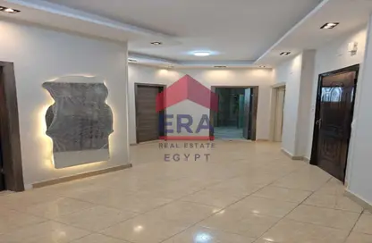 Apartment - 3 Bedrooms - 2 Bathrooms for sale in Sarayat Al Maadi - Hay El Maadi - Cairo