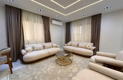 شقة - 4 غرف نوم - 3 حمامات للايجار في الحي الثالث عشر - الشيخ زايد - الجيزة