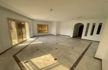 شقة - 3 غرف نوم - 1 حمام للايجار في اوبرا سيتي - الحي السادس - الشيخ زايد - الجيزة