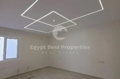 شقة - 3 غرف نوم - 2 حمامات للايجار في مول هايد بارك بيزنس - شارع التسعين الجنوبي - التجمع الخامس - مدينة القاهرة الجديدة - القاهرة