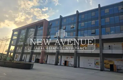 Retail - Studio - 4 Bathrooms for sale in Three Sixty - 5th Settlement Compounds - The 5th Settlement - New Cairo City - Cairo