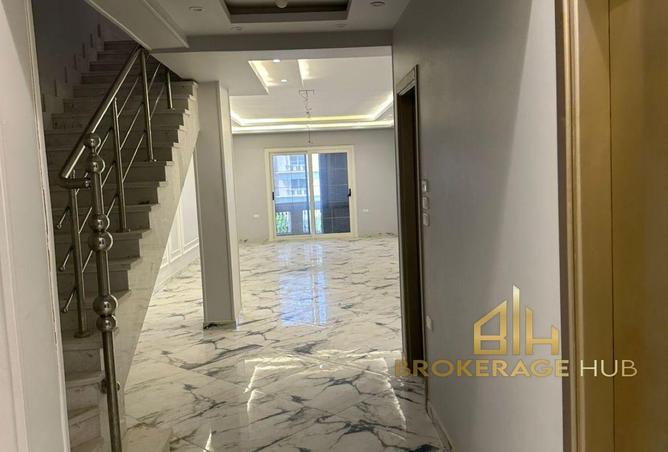 74043321 - Property Image 3