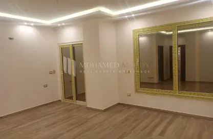 Apartment - 3 Bedrooms - 3 Bathrooms for sale in West Somid Road - West Somid - 6 October City - Giza